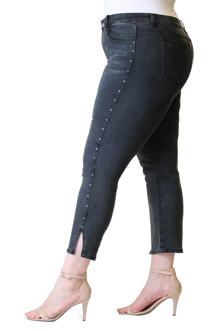 Stud Side Seam Plus Size Skinny Jeans | PN-71090-blk